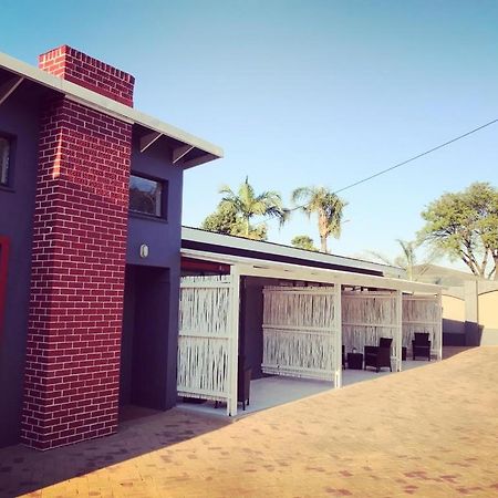 Hotel The Red Chimney Pretoria-Noord Exterior foto