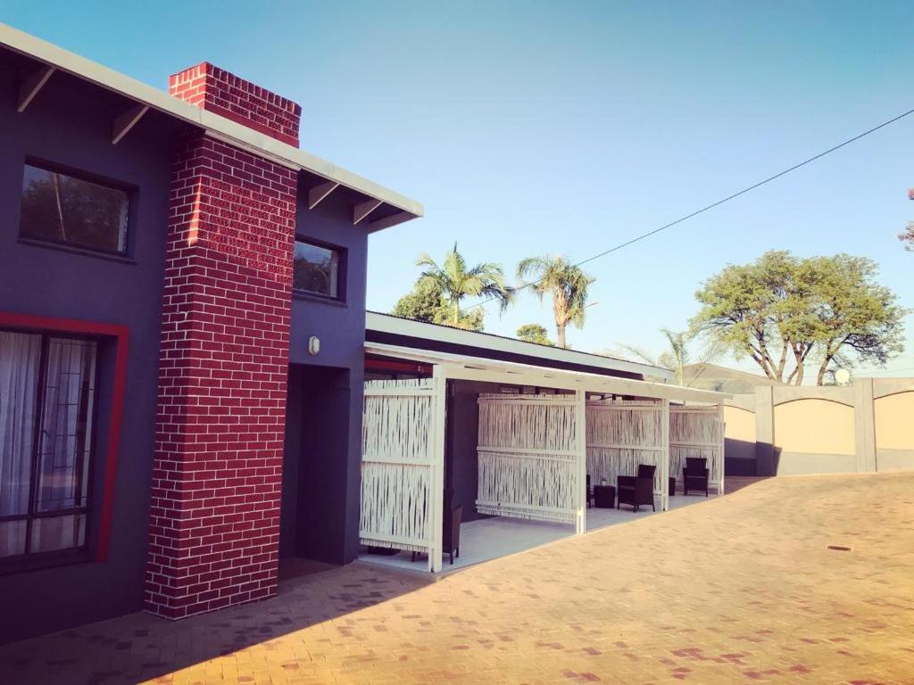 Hotel The Red Chimney Pretoria-Noord Exterior foto